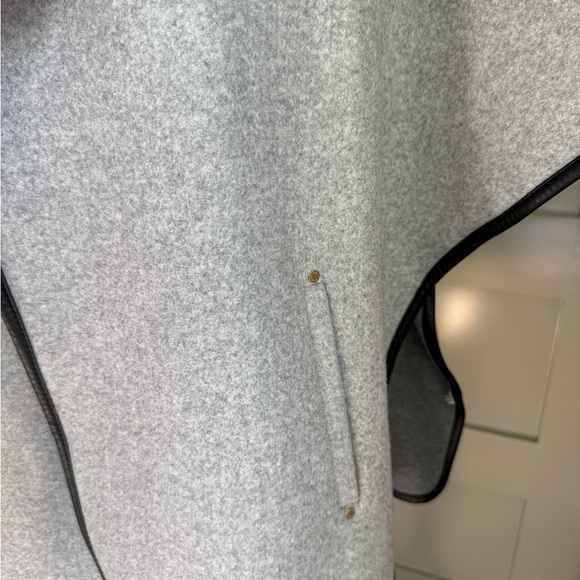 Marc New York Light Gray Women's Open Cape with Black Trim - Picture 2 of 7